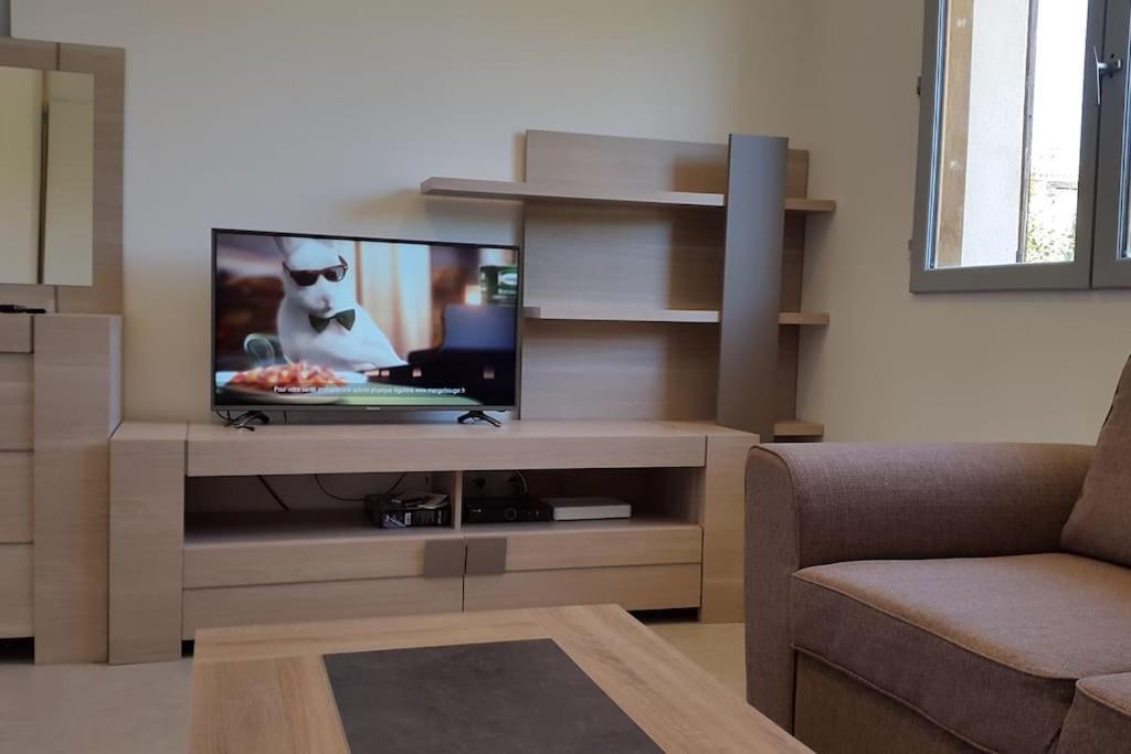 Climatise Avec Terrasse, Fibre Et Wi Fi . Appartement *