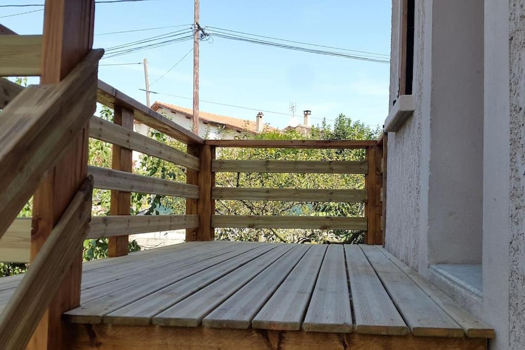 Climatise Avec Terrasse, Fibre Et Wi Fi . Appartement