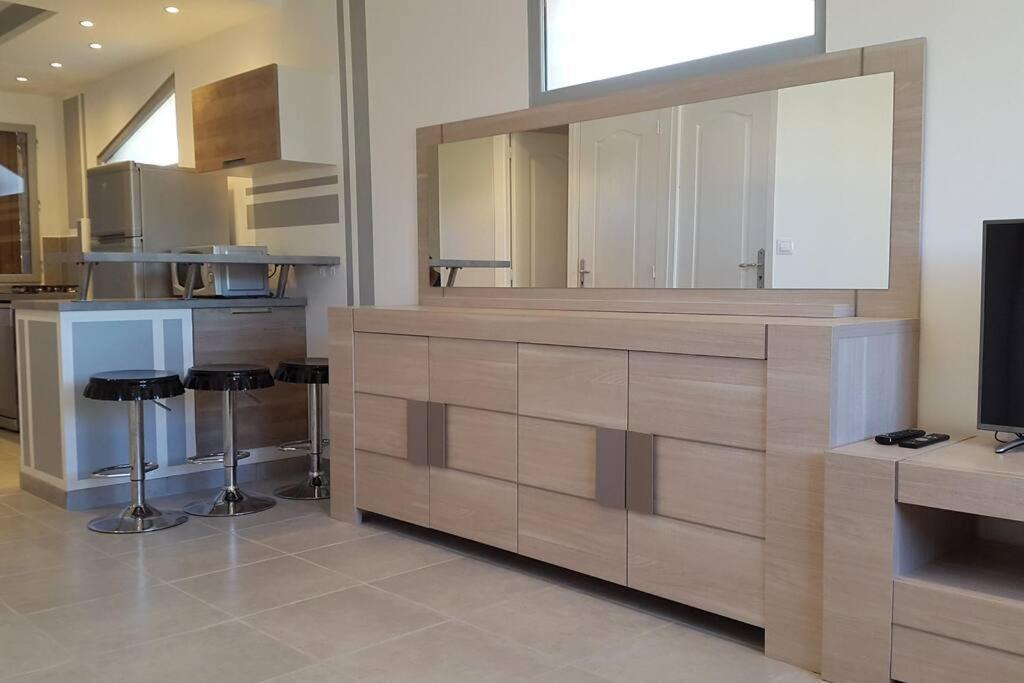 Climatise Avec Terrasse, Fibre Et Wi Fi . Appartement Saint-Marcel-lès-Valence